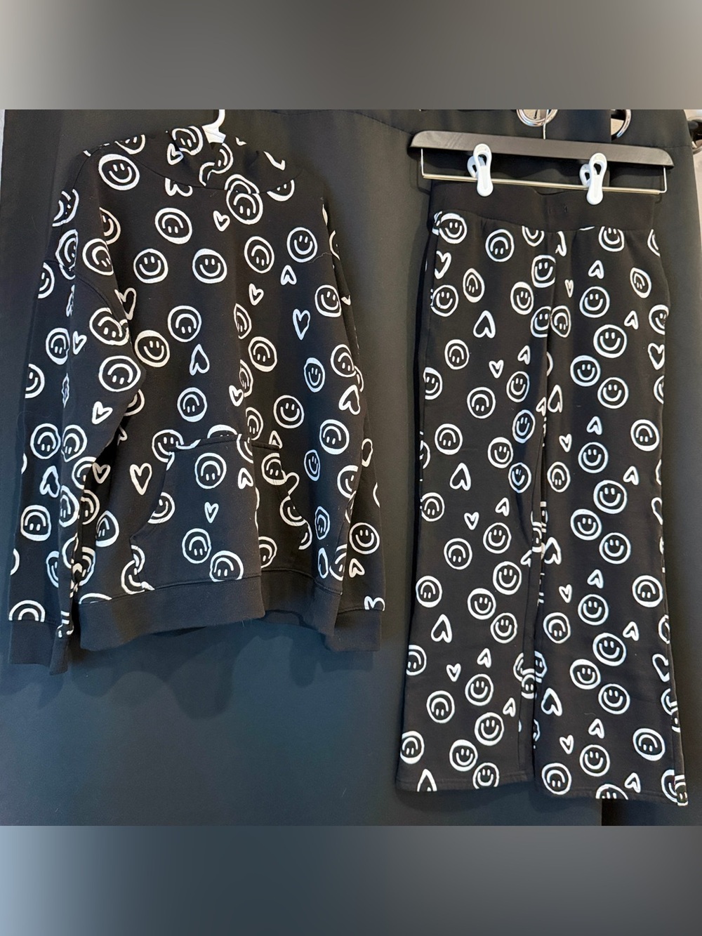 Wonder Nation Kidcore Black & White Smiley Face Sweatsuit Outfit Set size 10-12